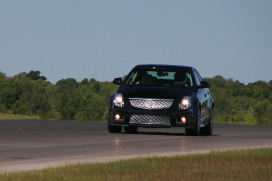  Cadillac CTS-V Coupe 2010 года  (фото 187 из 315)